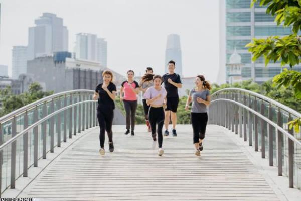 电竞与传统体育项目的对比分析(图1)